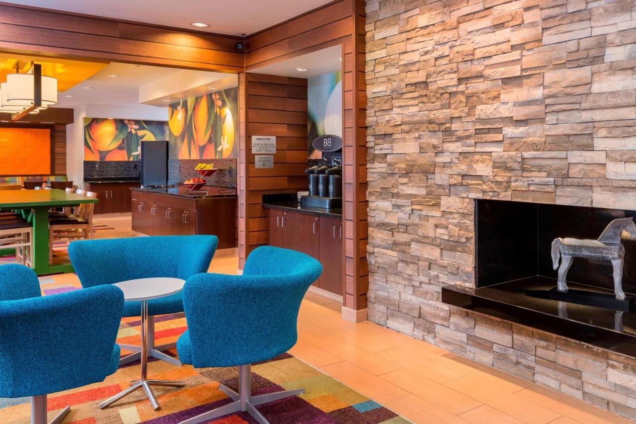 Fairfield Inn & Suites Лъбък Екстериор снимка