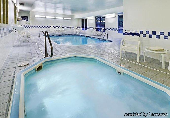 Fairfield Inn & Suites Лъбък Съоръжения снимка