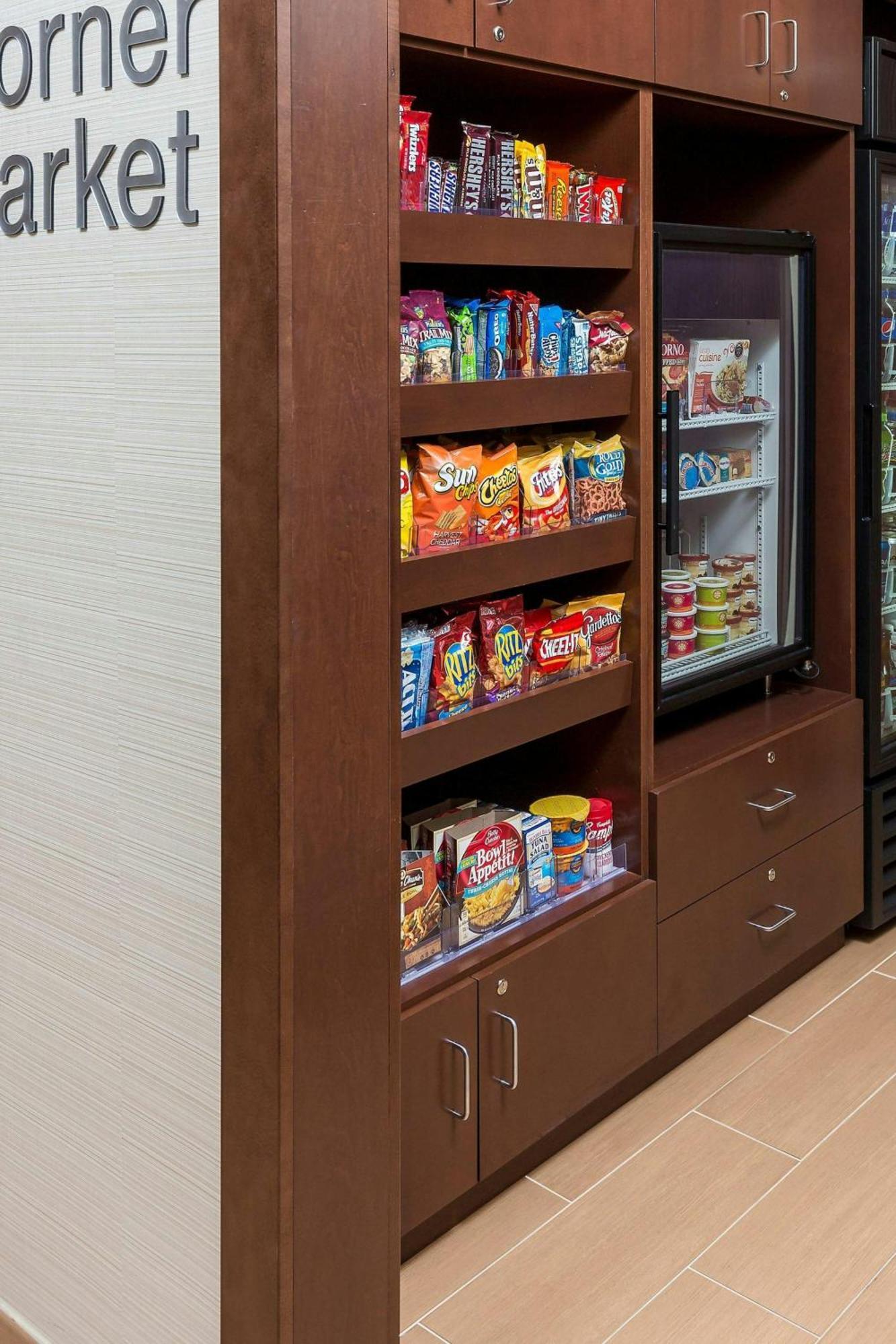 Fairfield Inn & Suites Лъбък Екстериор снимка