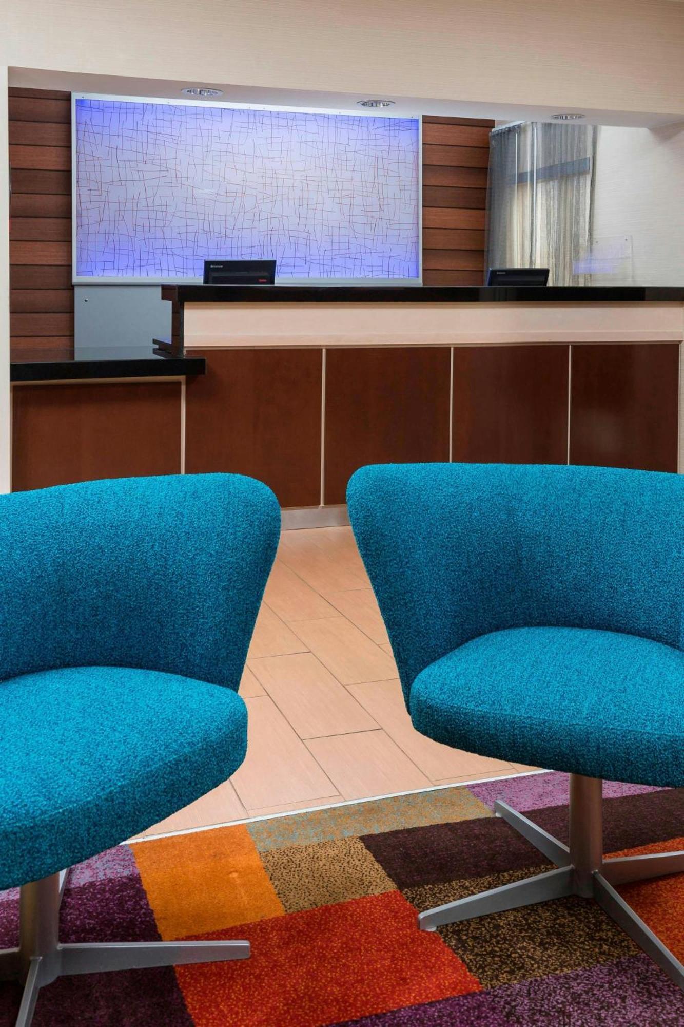 Fairfield Inn & Suites Лъбък Екстериор снимка