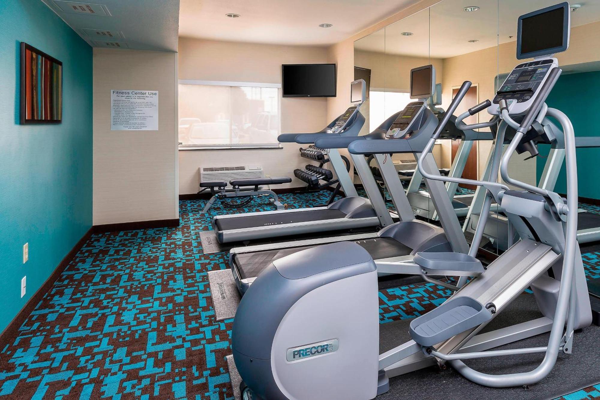 Fairfield Inn & Suites Лъбък Екстериор снимка