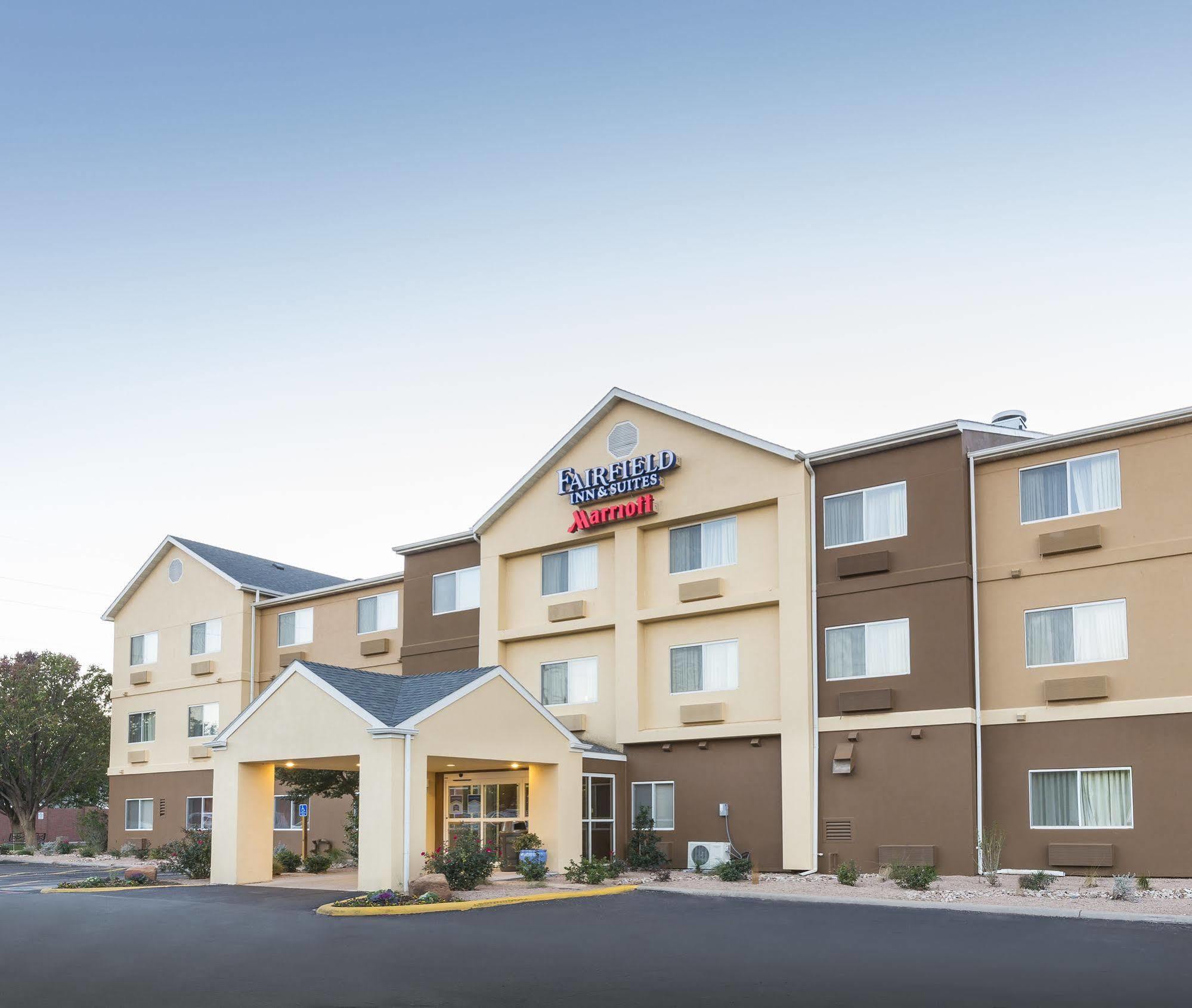 Fairfield Inn & Suites Лъбък Екстериор снимка